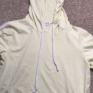 Pastel yellow hooded crop tee